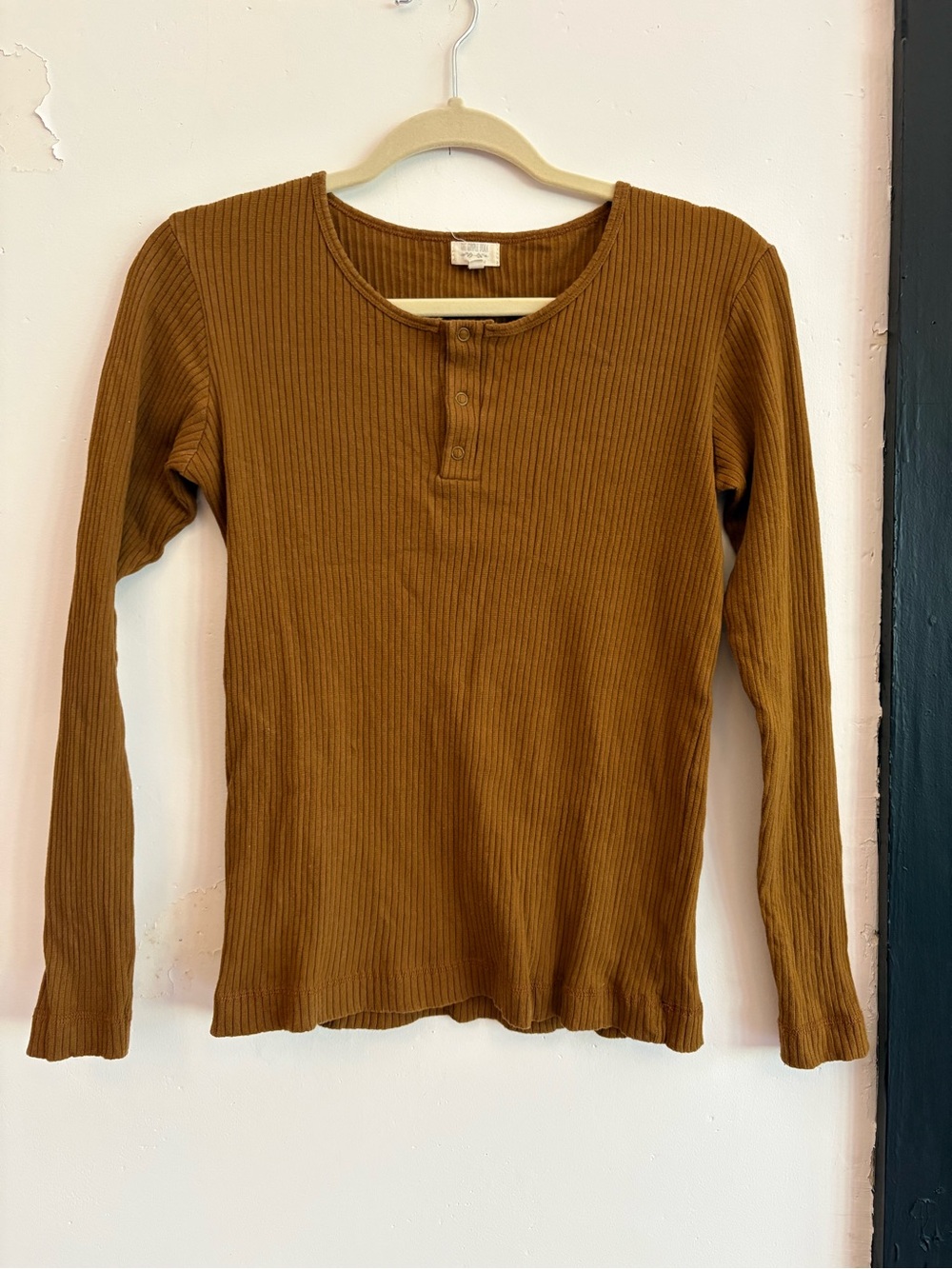 Ribbed Long-Sleeve Henley Top in bronze colour